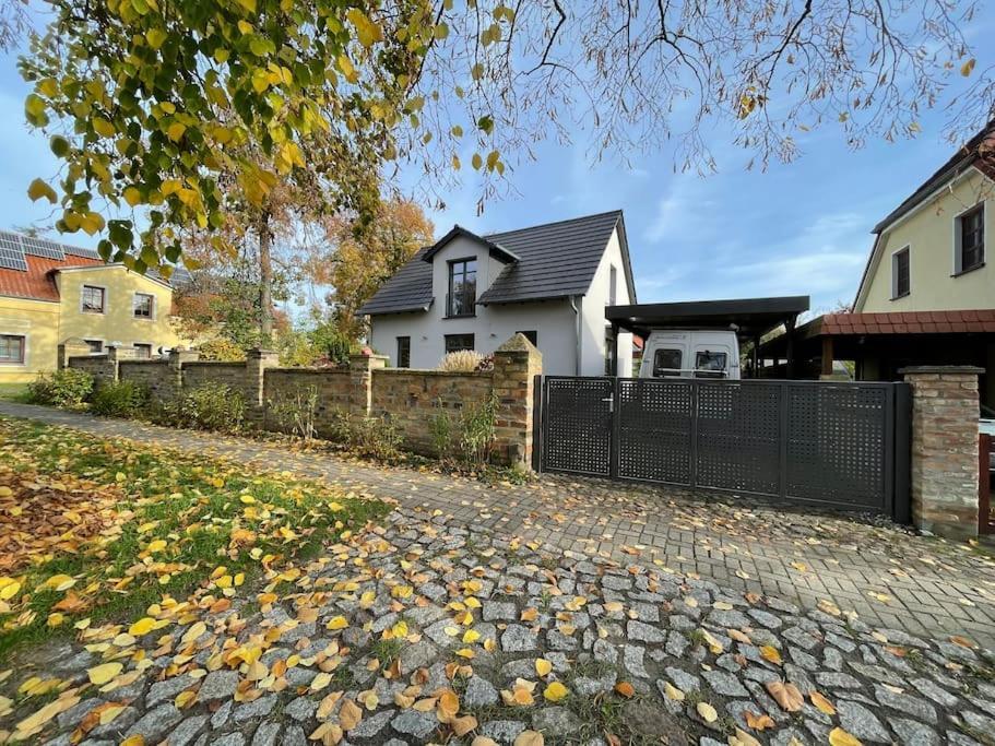 Ferienhaus Ferienwohnung Potsdam Diegalerie Am Schlosspark Marquardt Exterior foto